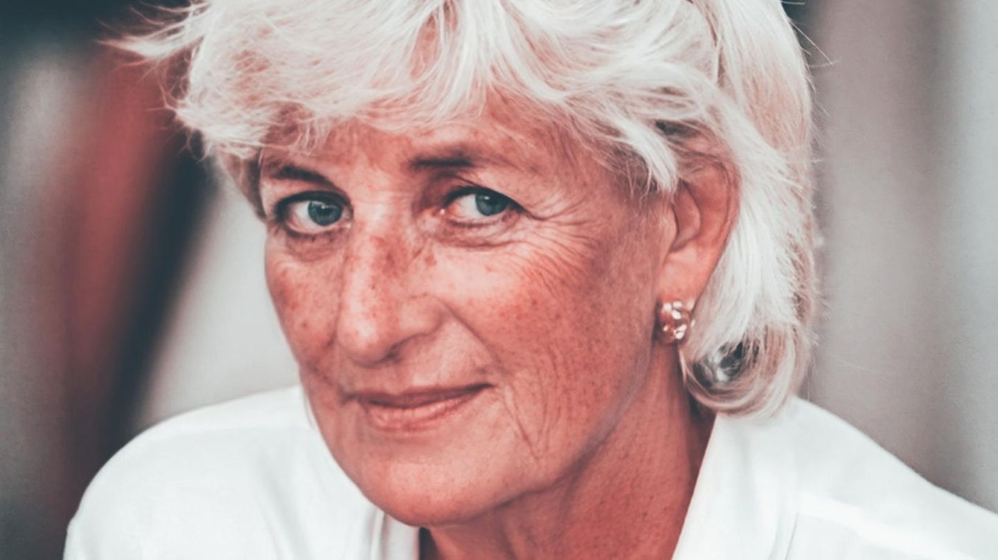 Lady Diana & Co.: Turkish photographer brings dead celebrities to life
