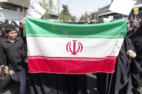 Video: Regierungstreue fordern Todesstrafe für Demonstranten im Iran