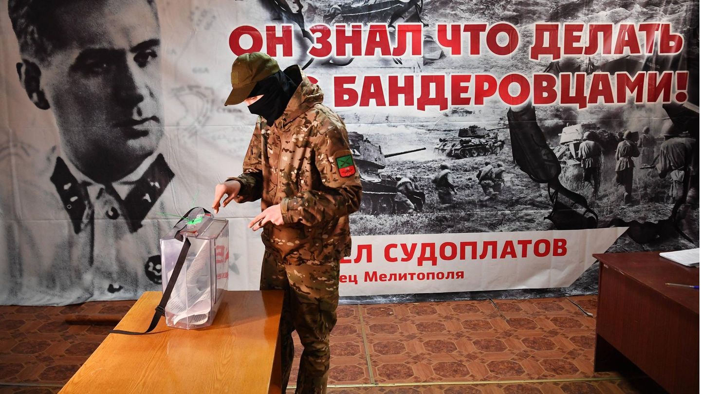 “Referendums” in Ukraine continue: with guns in the hallway