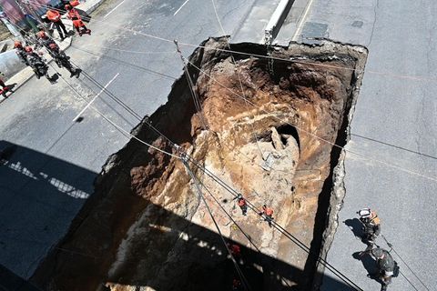 Auf Guatemalas Straßen tun sich Löcher auf