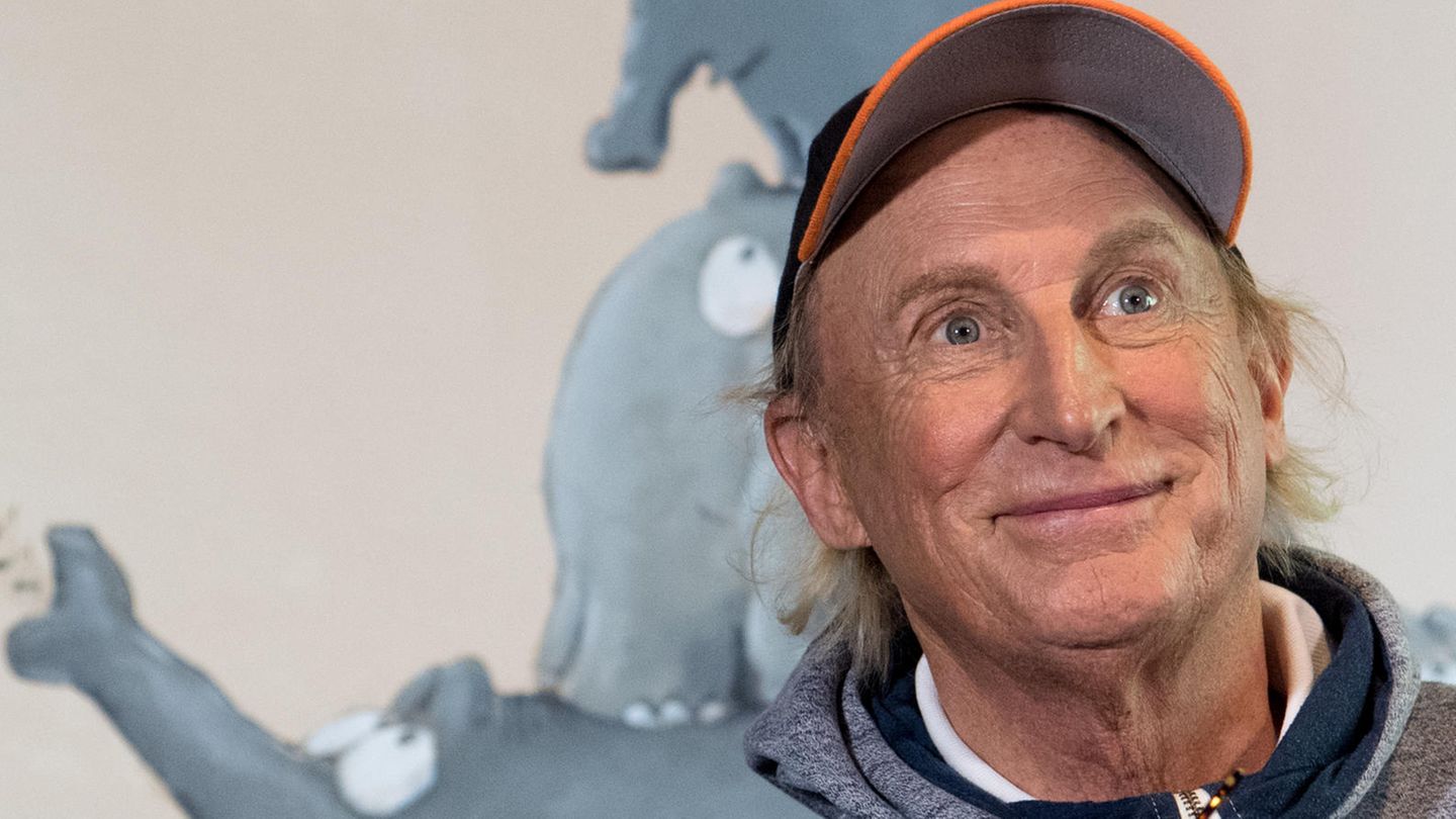 Otto Waalkes 2018 bei der Eröffnung seiner Ausstellung im Caricatura Museum Frankfurt