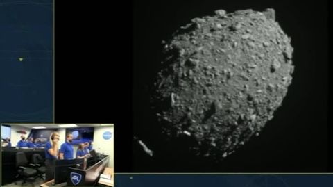 Weltraumgeschoss: Knapp daneben ist auch vorbei: Asteroid wird die Erde nur um 3600 Kilometer verfehlen