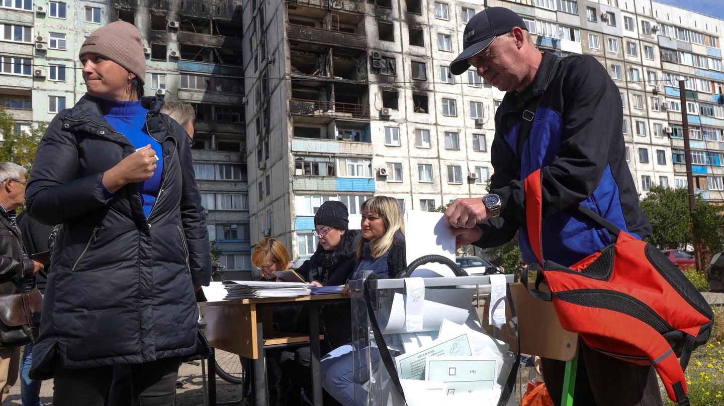 Annexation after sham referendums: what now follows for eastern Ukraine