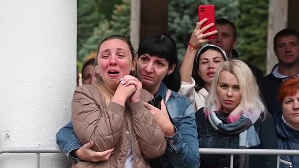 Ukraine: Frisch verheiratet und direkt in den Krieg: Teilmobilmachung sorgt für viele Tränen in Russland