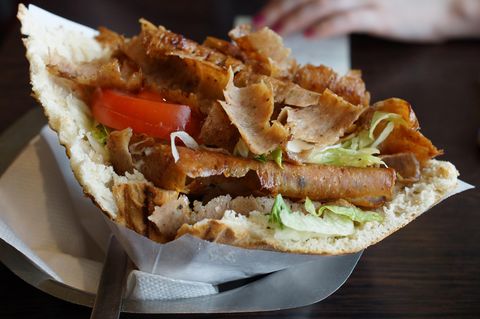 So sieht ein Döner in Deutschland aus. Die Qualität ist oft fragwürdig. 