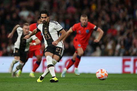Deutschlands Ilkay Gündogan erzielte per Elfmeter das 0:1