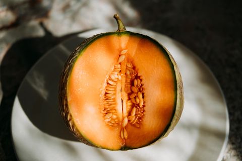 Endometriose und Ernährung: Charité-Ärztin beantwortet Leserinnenfragen