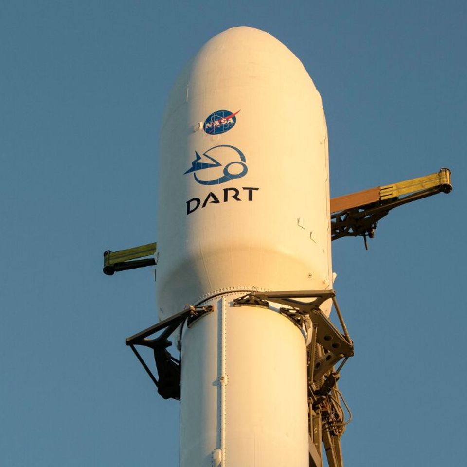 Die SpaceX Falcon 9-Rakete mit dem Double Asteroid Redirection Test (Dart) an Bord