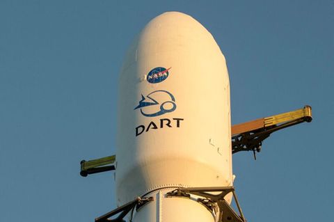 Die SpaceX Falcon 9-Rakete mit dem Double Asteroid Redirection Test (Dart) an Bord