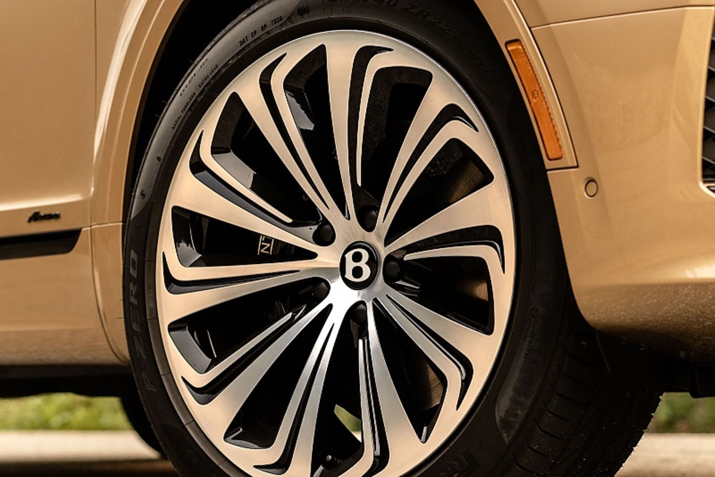 Bentley Bentayga EWB