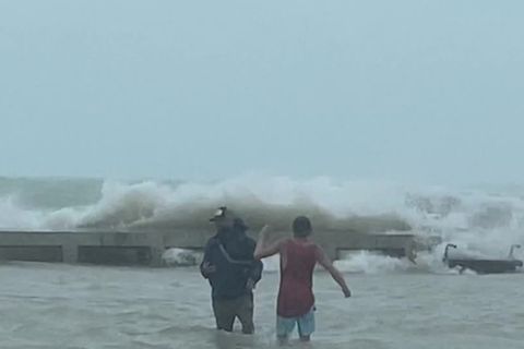 Video: Hurrikan "Ian" im Anmarsch: Florida warnt vor Sturmfluten