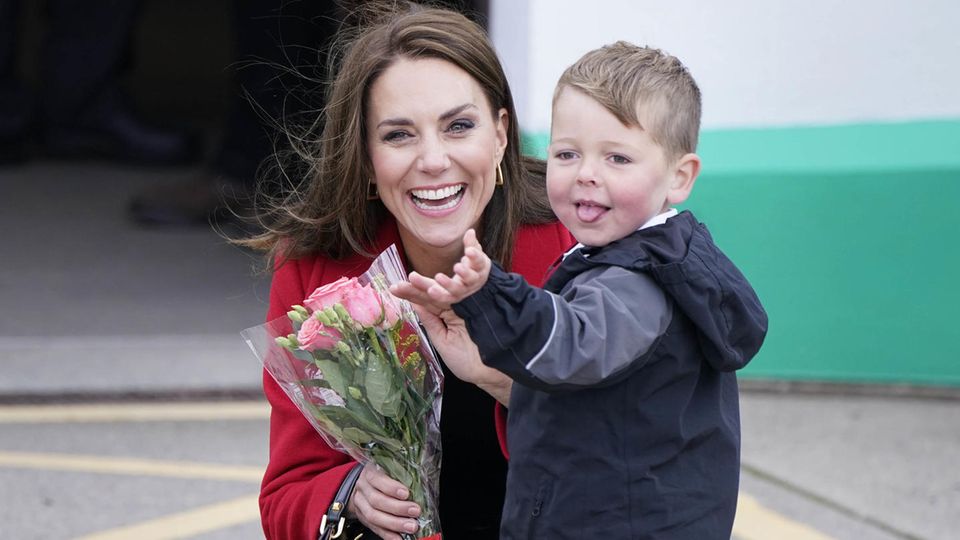 Kleiner Fan trifft Prinzessin Kate und Prinz William