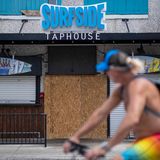 Dieses Restaurant in in Clearwater hat bereits am Dienstag die Rollläden runtergelassen und die Tür mit Brettern geschützt