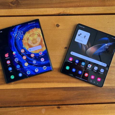 Samsung Z Fold 4 und Huawei Mate XS 2