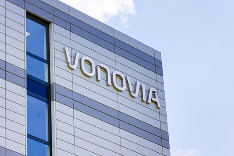 Das Logo von Vonovia auf der Gebäudewand der Firmenzentrale in Bochum