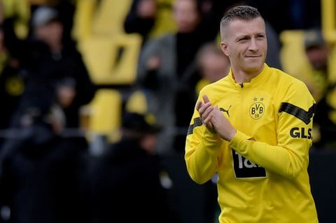 Marco Reus ist im Derby gegen Schalke übel umgeknickt und fällt die nächsten Wochen aus