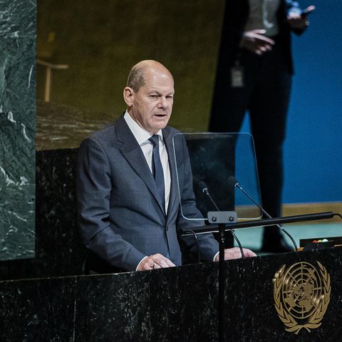Kanzler Olaf Scholz hält seine erste Rede vor den Vereinten Nationen in New York und bezeichnet Putins Teilmobilisierung als "Akt der Verzweiflung" 