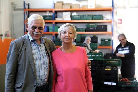 Als Manfred Baasner mit seiner Frau Larissa die Wattenscheider Tafel gründeten, hofften sie, dass sich die Einrichtung so schnell wie möglich selbst abschaffen würde. Die Politik würde was tun, wenn sie nur einmal die auf die Armut in Deutschland aufmerksam gemacht werde. Doch 24 Jahre lang passierte nichts – und die Tafel wuchs schnell zur größten Deutschlands heran