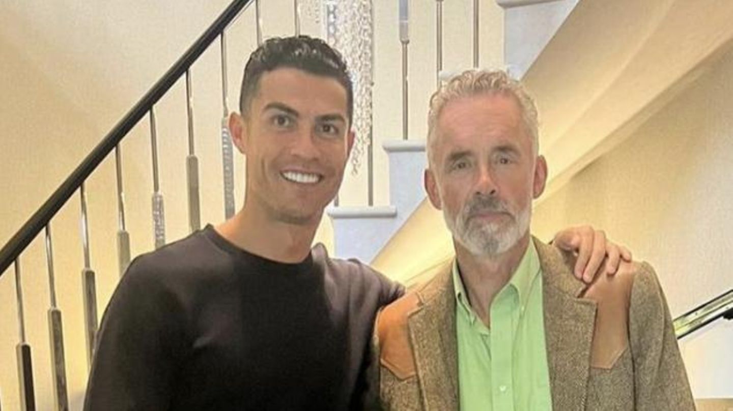 Cristiano Ronaldo (l.) und Jordan B. Peterson