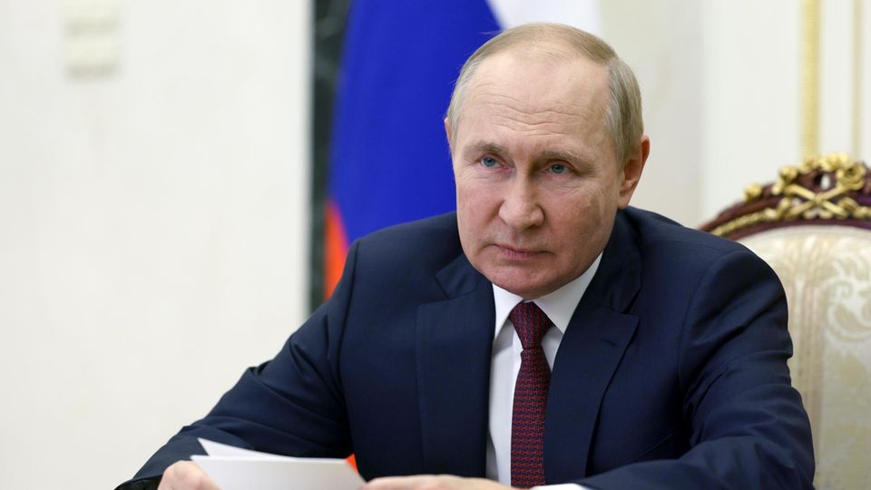 Russlands Präsident Wladimir Putin hat die Unabhängigkeit zwei weiterer ukrainische Regionen anerkannt