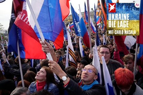 Menschen in Moskau demonstrieren für Annexion ukrainischer Gebiete