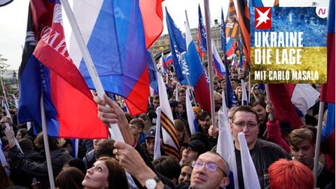 Menschen in Moskau demonstrieren für Annexion ukrainischer Gebiete