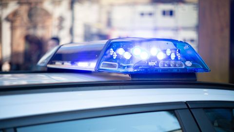 Blaulicht als Symbolbild für einen Artikel über einen  Unfall in Niedersachsen