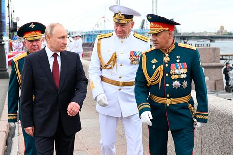 Russland: Wladimir Putin mit seinem Verteidigungsminister Sergej Schoigu – einem Mann ganz nach seinem Geschmack