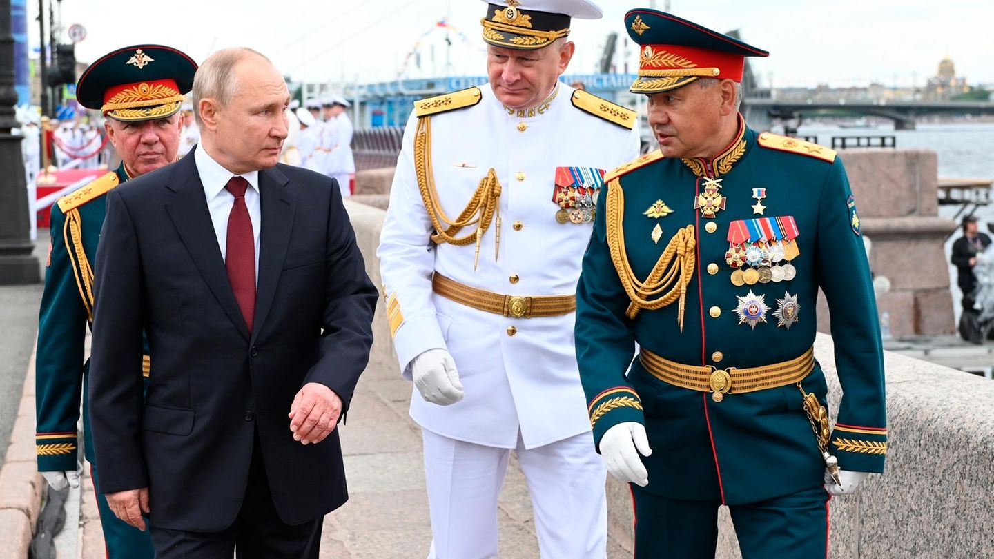 Russland: Wladimir Putin mit seinem Verteidigungsminister Sergej Schoigu – einem Mann ganz nach seinem Geschmack