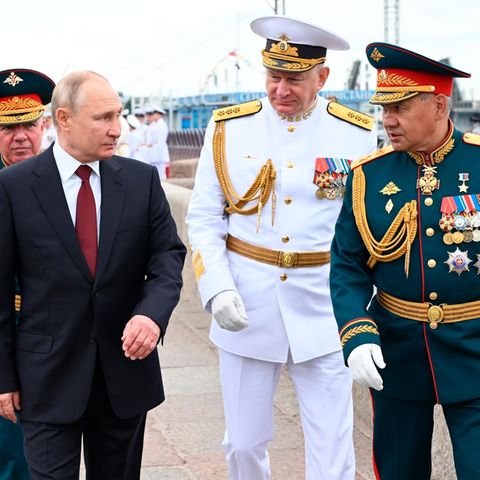 Russland: Wladimir Putin mit seinem Verteidigungsminister Sergej Schoigu – einem Mann ganz nach seinem Geschmack