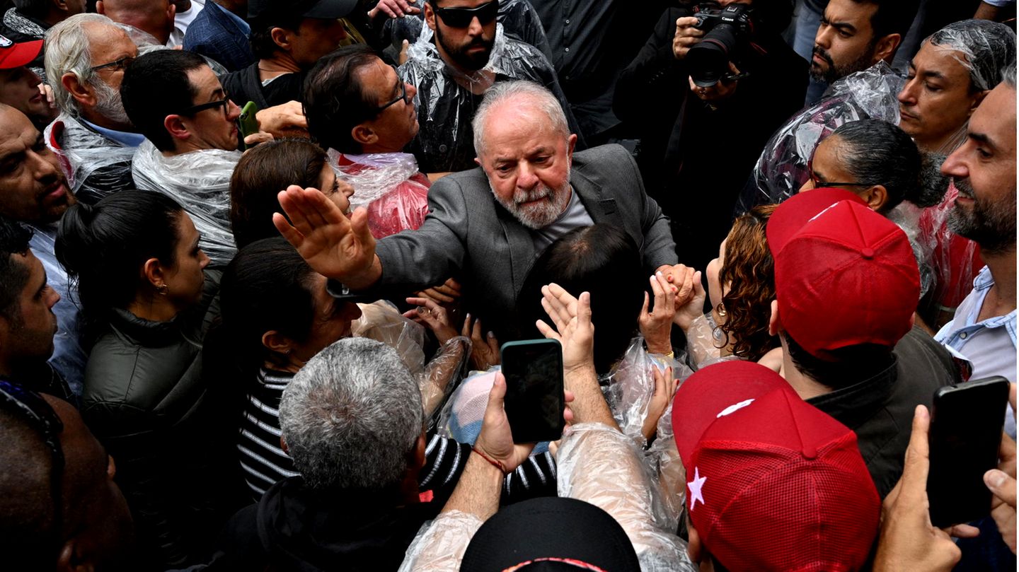 Lula da Silva unter seinen Anhängern 