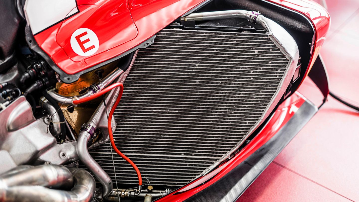 Ferrari F2003 GA