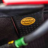 Auch 2003 sorgte das Label "Cuoio Schedoni Modena" für den Innenraum. Schedoni fertigt seit über 100 Lederwaren in Italien – und bietet natürlich auch Koffer und Taschen mit dem Cavallino Rampante.