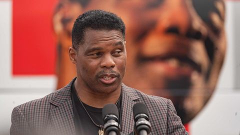 Herschel Walker kandidiert für einen Sitz im US-Senat und gibt sich als Hardliner beim Thema Abtreibung