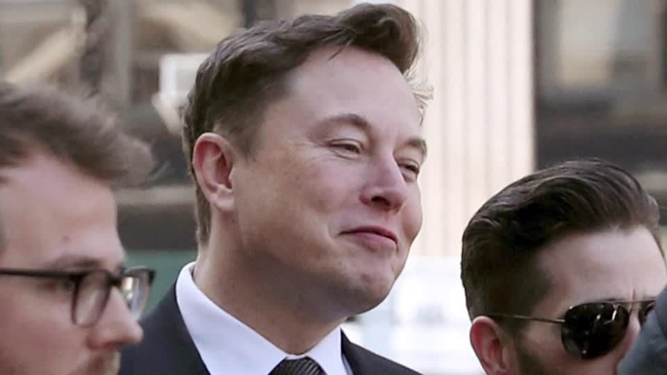 Video: Musk will Twitter jetzt doch übernehmen