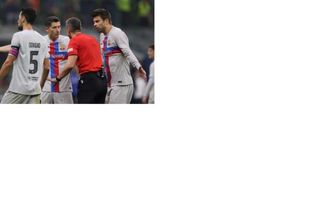 Robert Lewandowski, Gerard Pique, Slavko Vincic