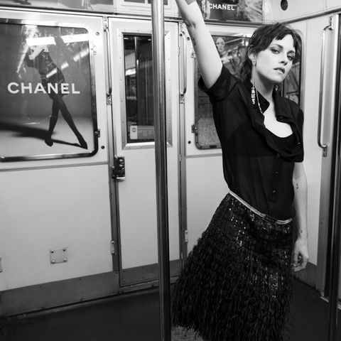 Schauspielerin Kristen Stewart in der Frühlingskollektion 2023 von Chanel