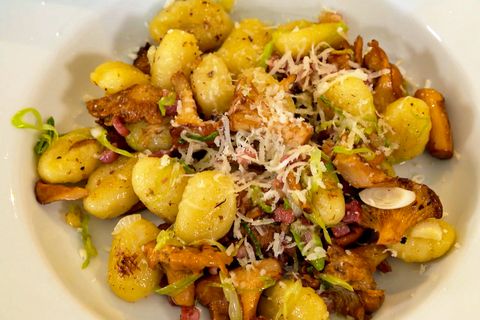 Pilze-Rezept aus nur vier Zutaten: Schnelle Pfifferling-Gnocchi-Pfanne