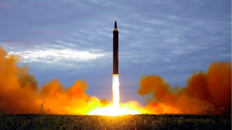 Nordkorea feuert ballistische Mittelstreckenraketen ab