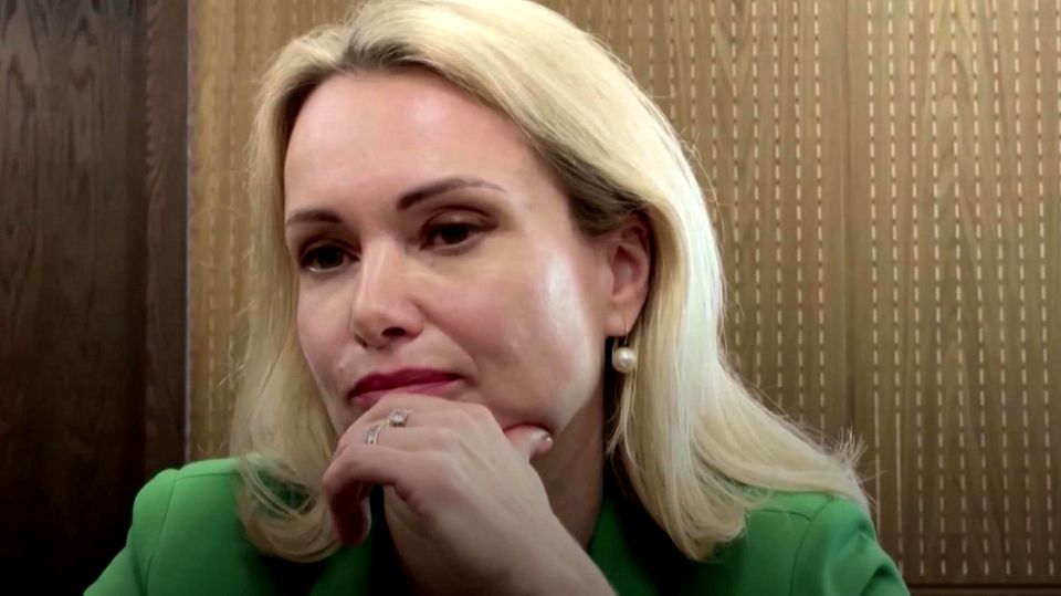 Videobotschaft: Journalistin Owsjannikowa fordert Fußfessel für Putin Videobotschaft: Journalistin Owsjannikowa fordert Fußfessel für Putin