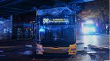 Von vorne ist gut zu erkennen, wie sehr der Bus zerstört wurde.