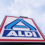 Platz 8: Familie Theo Albrecht junior und Familie Babette Albrecht, 19,2 Milliarden Euro  Den Aldi-Nord-Clan erschüttern nach dem Tod von Firmengründer Theo Albrecht (2010) schwere juristische Erbstreitigkeiten. Im Mittelpunkt stehen die Familien von Gründersohn Theo Albrecht junior und seiner Schwägerin Babette Albrecht. Es geht um ein kompliziertes Geflecht aus Stiftungen und die Frage, wer sich was auszahlen lassen darf.