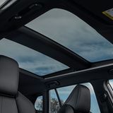 Gegen Aufpreis im Toyota Corolla Cross: Helles Glasdach