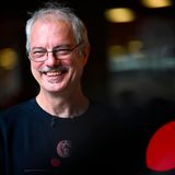 NOBELPREIS FÜR CHEMIE: Morten Meldal (Dänemark) von der Universität von Kopenhagen erhält den Preis zu einem Drittel für die Entwicklung der bioorthogonalen Chemie und der Click-Chemie, so die Schwedische Akademie der Wissenschaften. Die Click-Chemie sei "eine elegante und effiziente chemische Reaktion", die heute weit verbreitet sei, lobte das Nobel-Komitee. Unter anderem werde sie bei der Entwicklung von Medikamenten, der Erstellung von Erbgut-Karten und der Entwicklung neuer Materialien genutzt.