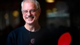NOBELPREIS FÜR CHEMIE: Morten Meldal (Dänemark) von der Universität von Kopenhagen erhält den Preis zu einem Drittel für die Entwicklung der bioorthogonalen Chemie und der Click-Chemie, so die Schwedische Akademie der Wissenschaften. Die Click-Chemie sei "eine elegante und effiziente chemische Reaktion", die heute weit verbreitet sei, lobte das Nobel-Komitee. Unter anderem werde sie bei der Entwicklung von Medikamenten, der Erstellung von Erbgut-Karten und der Entwicklung neuer Materialien genutzt.