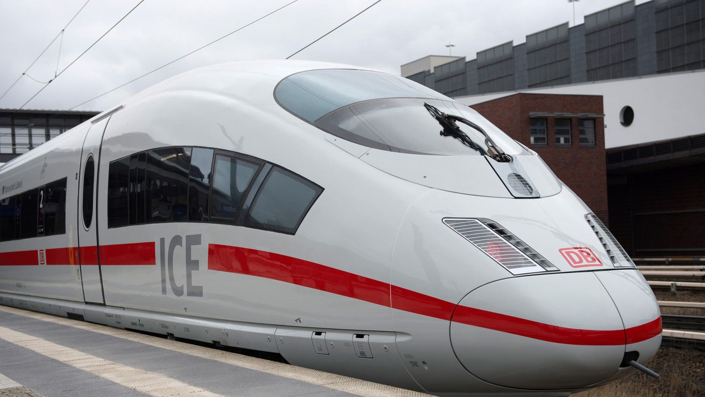 Ein ICE der Deutschen Bahn