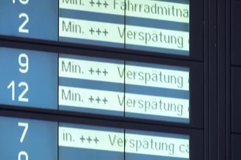Video: Deutsche Bahn: Störung behoben, Reiselaune verdorben