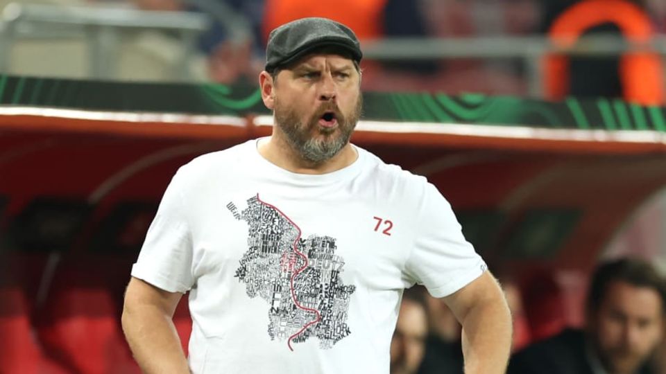 Kölns Cheftrainer Steffen Baumgart am Spielfeldrand