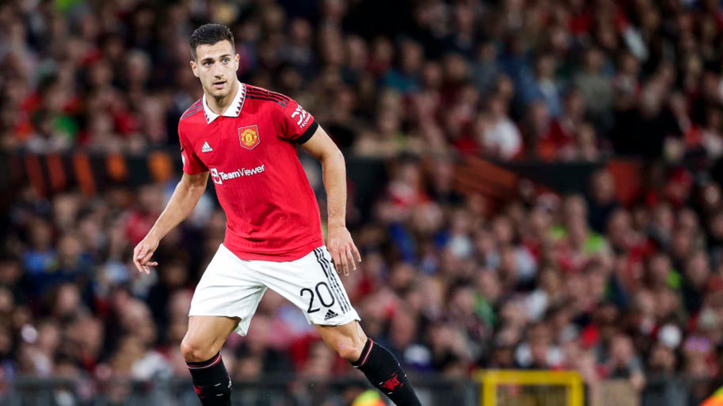 Right-back search: Barça on Man United’s Diogo Dalot