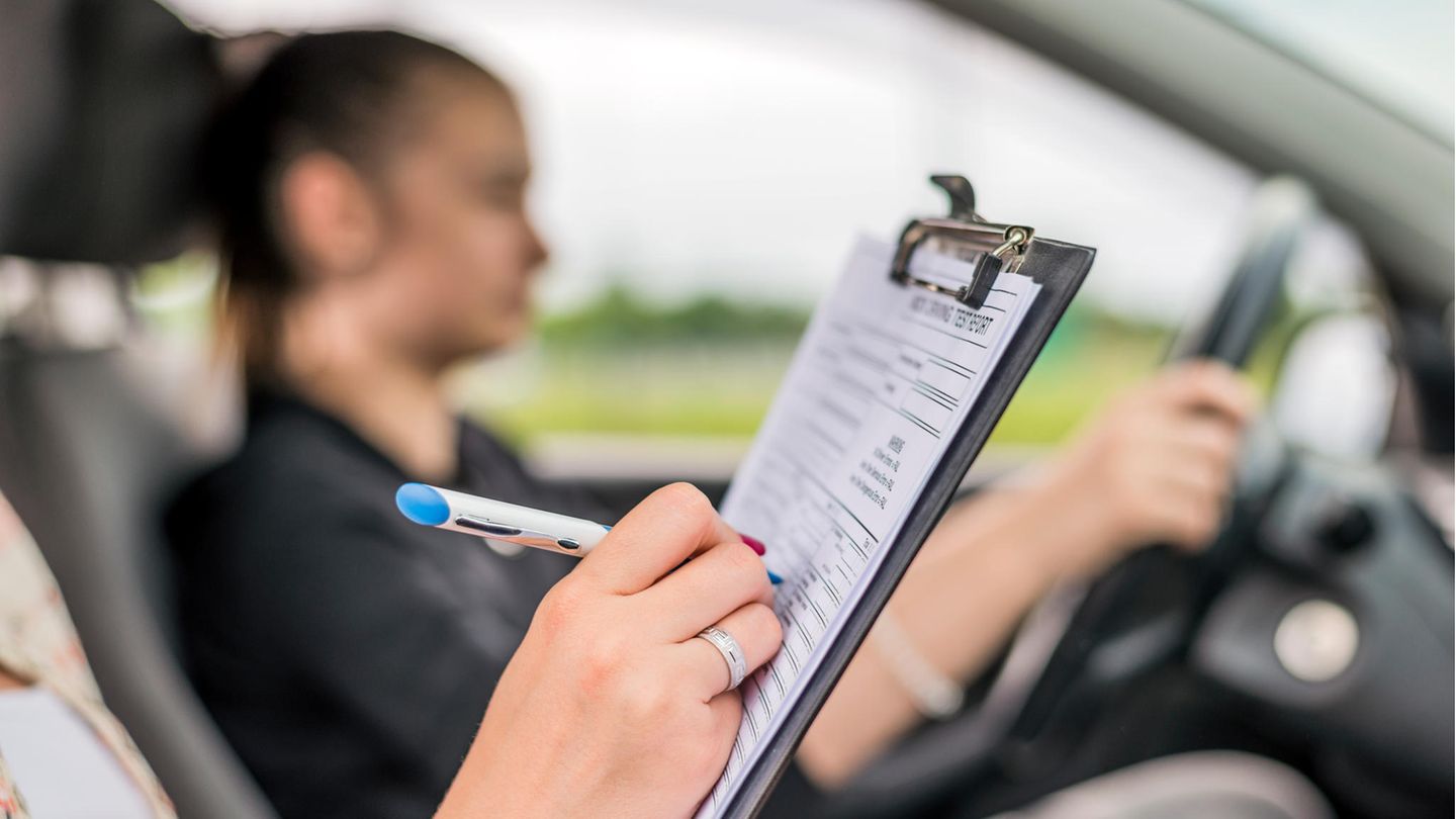 Fahrprüfungen sind für viele Kandidat:innen purer Stress